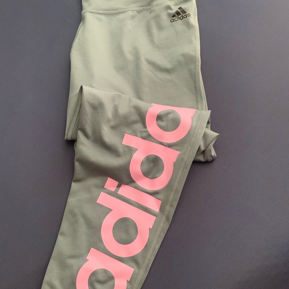 Women’s L Adidas Capri leggings